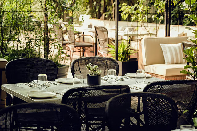 Restaurants and cocktail bars
